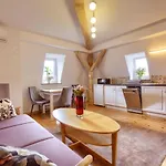 & Sauny Apartment *